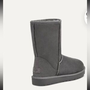 Authentic UGG Classic Short II Boots Gray Suede Sheepskin Women 10 Winter Boot